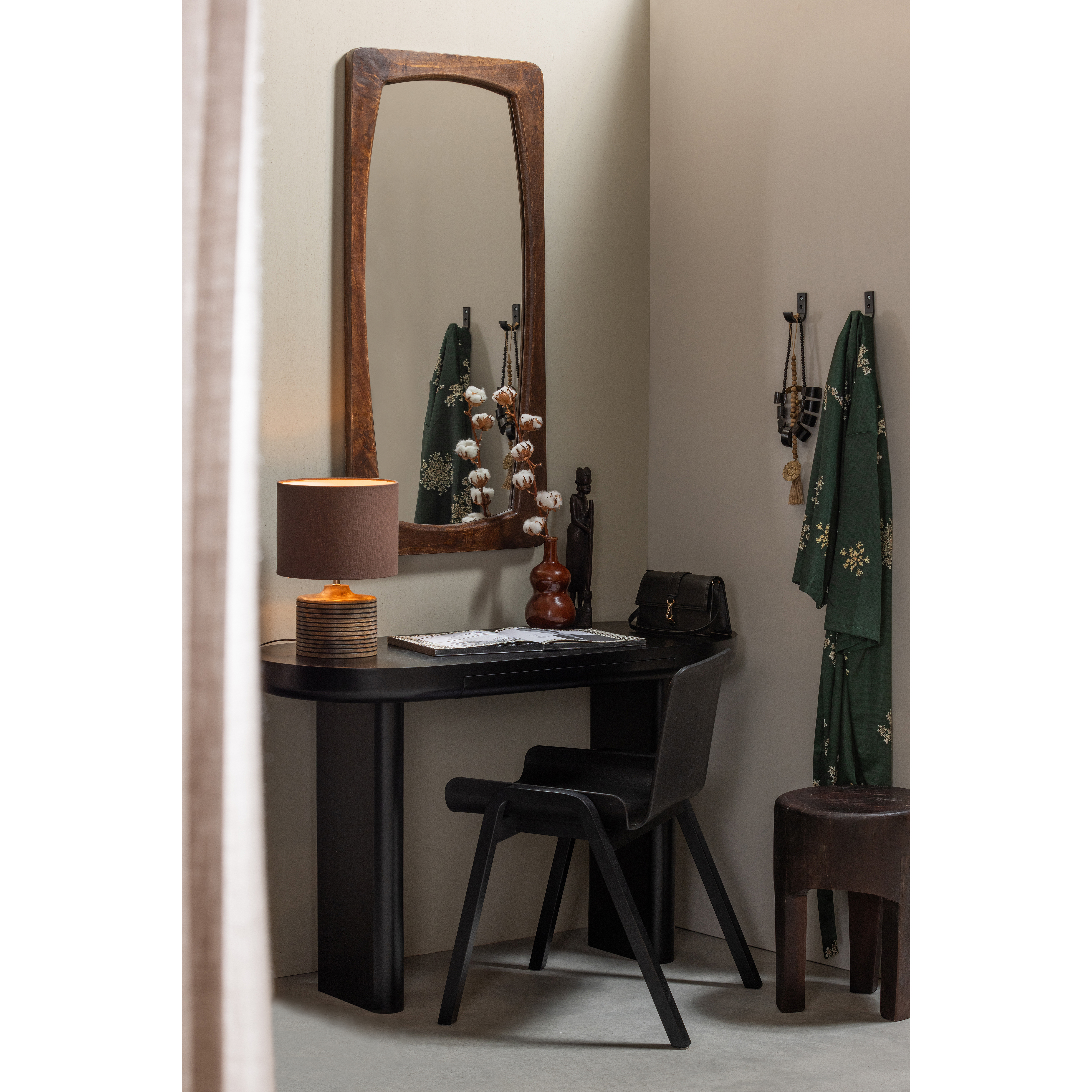 377389-Z-377390-Z-375296-W-01_SF_WE_Mael_bureau_sidetable_Molly_zwart_Lima_spiegel.jpg?auto=webp&format=png&width=1500&height=1500