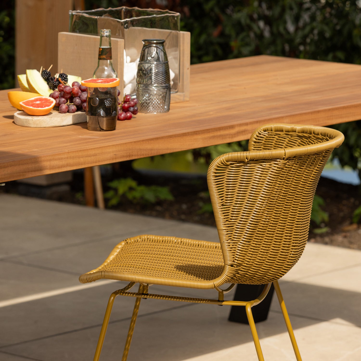 378616-H_01_SF_ES_Wings_tuinstoel_honinggeel_vierkant.jpg?auto=webp&format=png&width=1500&height=1500