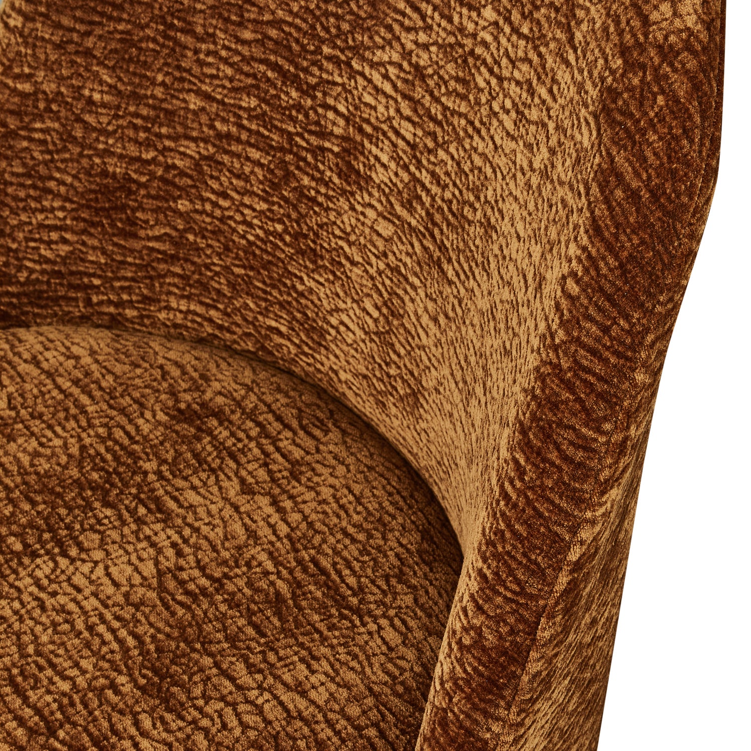 800816-MBC-01_VS_BP_Vogue_eetkamerstoel_3D_chenille_midden_bruin_chrome_poot_detail.png?auto=webp&format=png&width=1500&height=1500