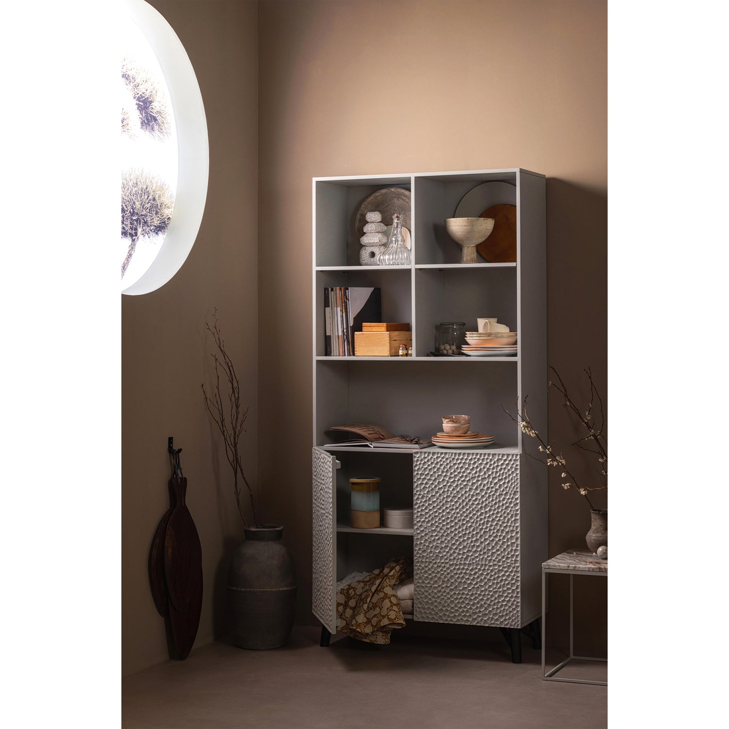 801223-O-801345-Z-801327-B-801299-W-801298-W-801297-W-02_SF_BP_Carved_opbergkast_Panoply_Foliage_tafelkleed_Crest.jpg?auto=webp&format=png&width=1500&height=1500