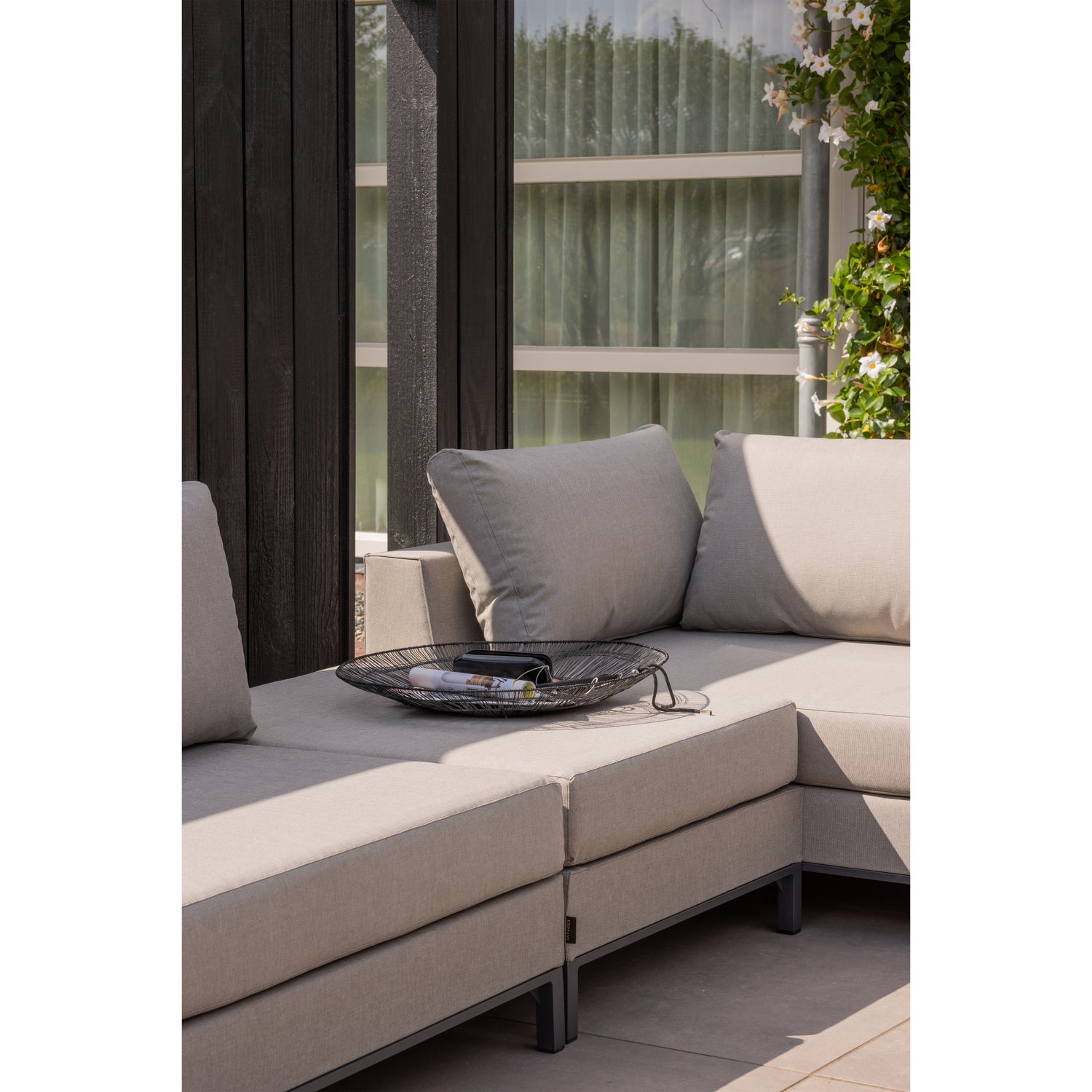 CH5800RTA-02_SF_EXT_Sicilie_loungeset_rechts_taupe.jpg?auto=webp&format=png&width=1500&height=1500
