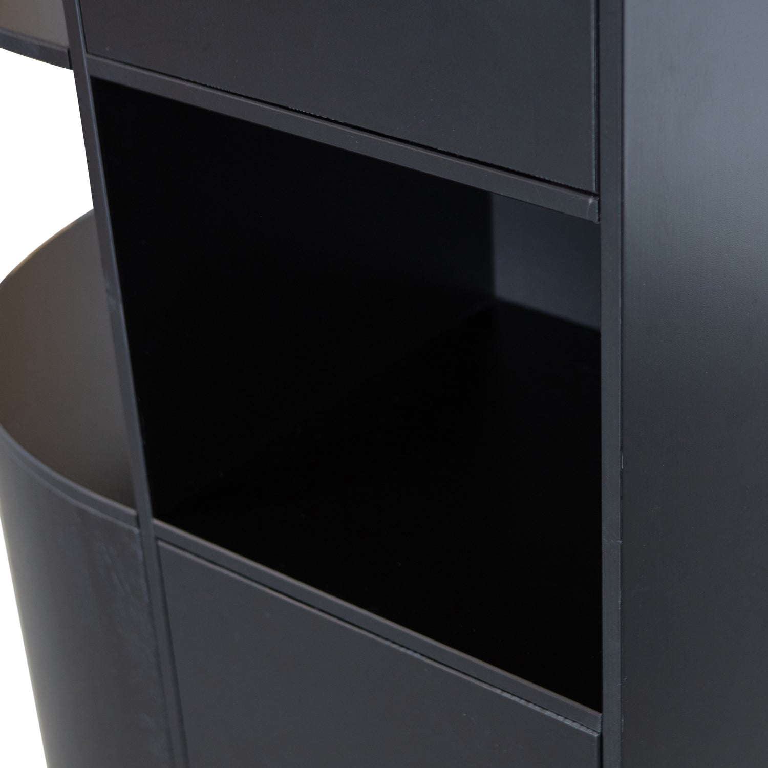 373457-Z-02_VS_WE_Finca_opbergkast_rond_links_78cm_zwart_detail.jpg?auto=webp&format=png&width=1500&height=1500