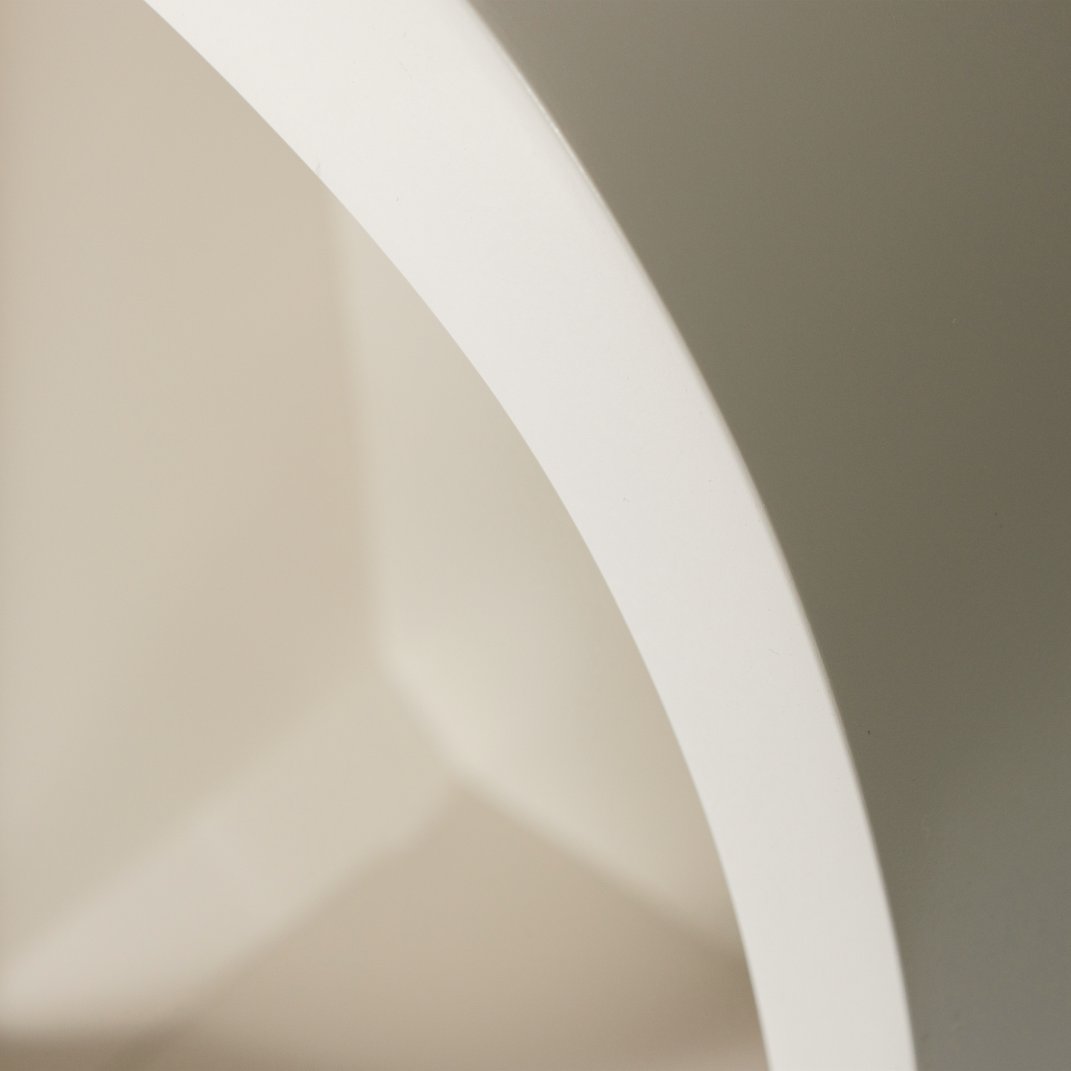 377385-D-02_VS_FA_Noam_wanddeco_halfrond_hout_dust_15x35x24cm_detail.png?auto=webp&format=png&width=1500&height=1500