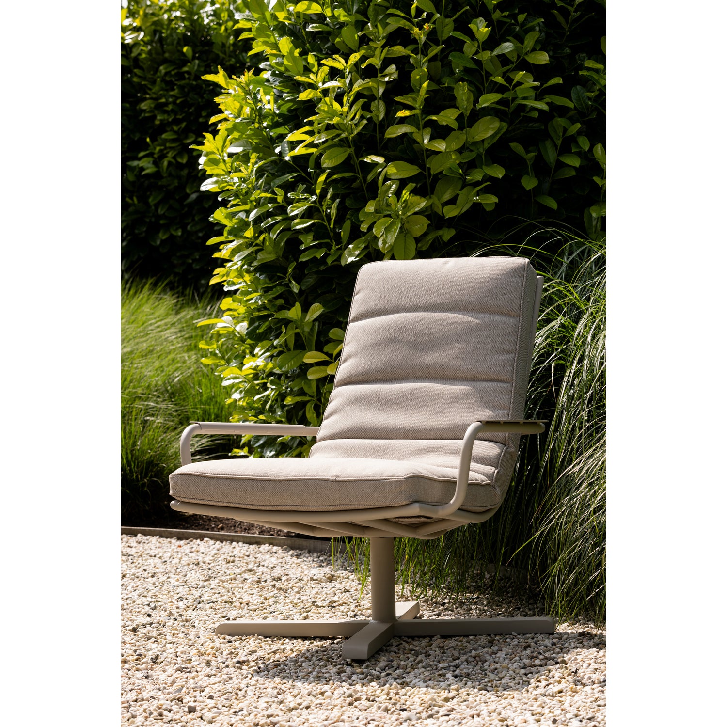 500009-Z-01_SF_EXT_Coosa_fauteuil_aluminium_zand.jpg?auto=webp&format=png&width=1500&height=1500