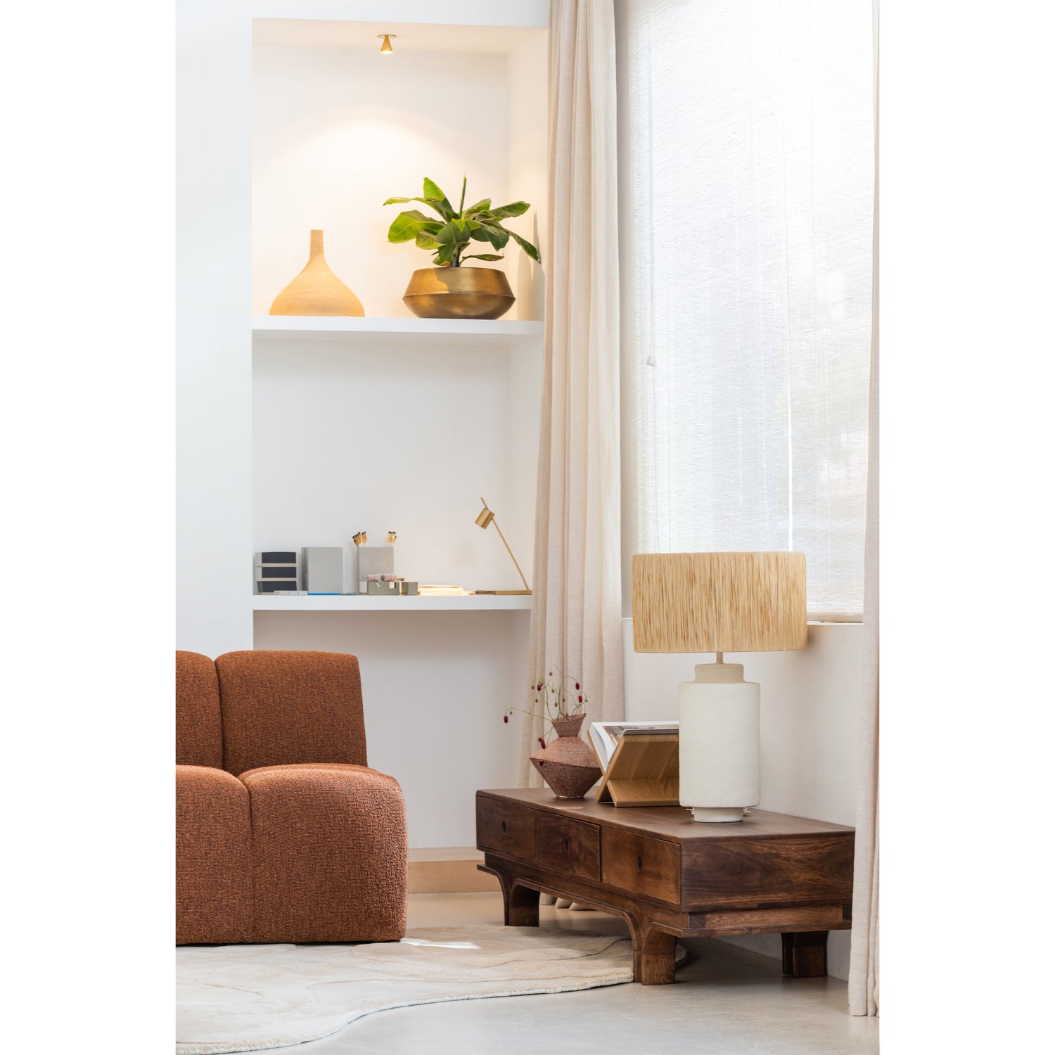 377451-RM-377360-W-375043-B-801336-N-373533-M-02_SF_WE_Mojo_1-zits_Staes_tv_meubel_Pointed_Ayla_Reza.jpg?auto=webp&format=png&width=1500&height=1500