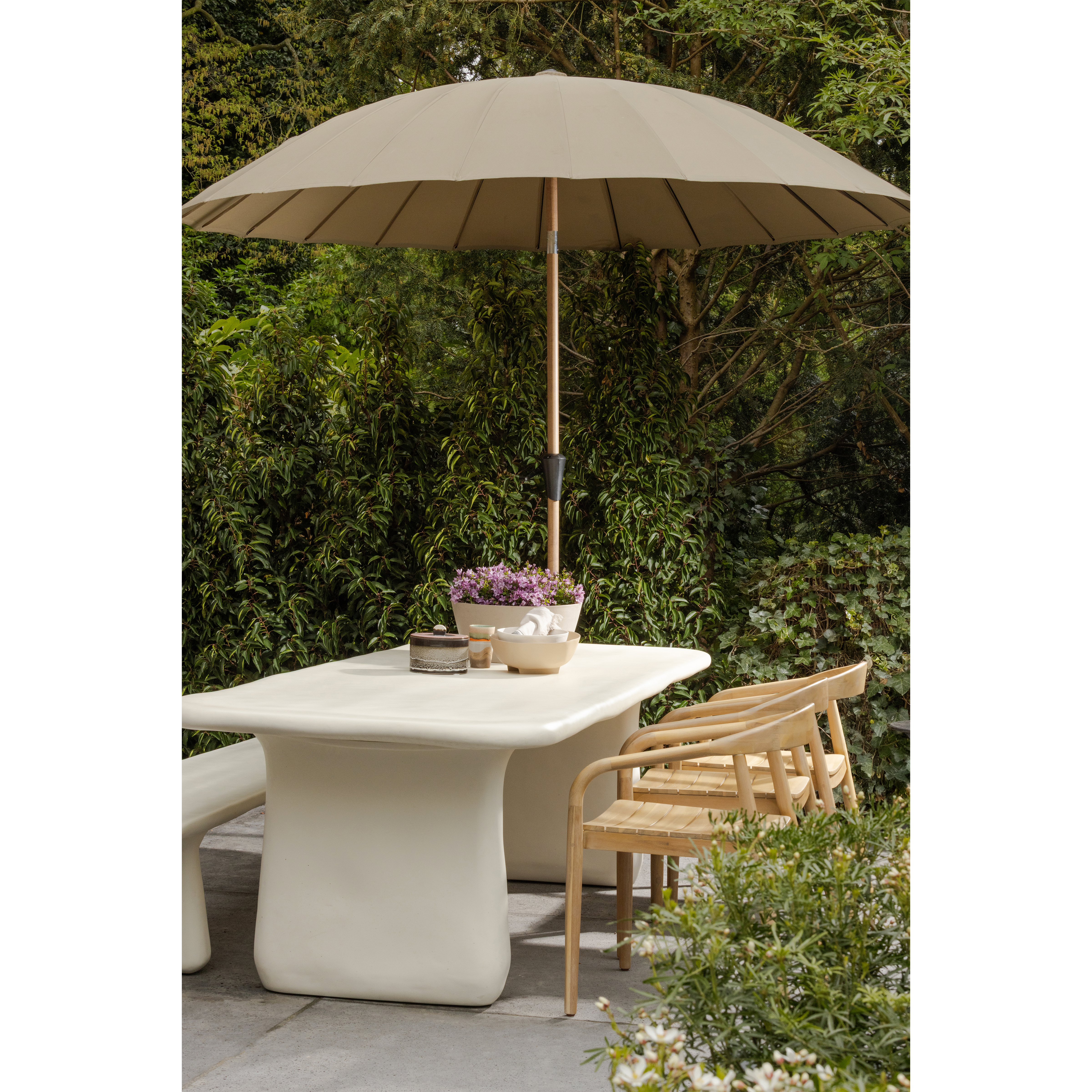 2004132-M-377470-N-200414-M-377442-Z-02_SF_WO_Loggia_eettafel_eetbankje_Boru_tuinstoel_Monica_parasol.png?auto=webp&format=png&width=1500&height=1500