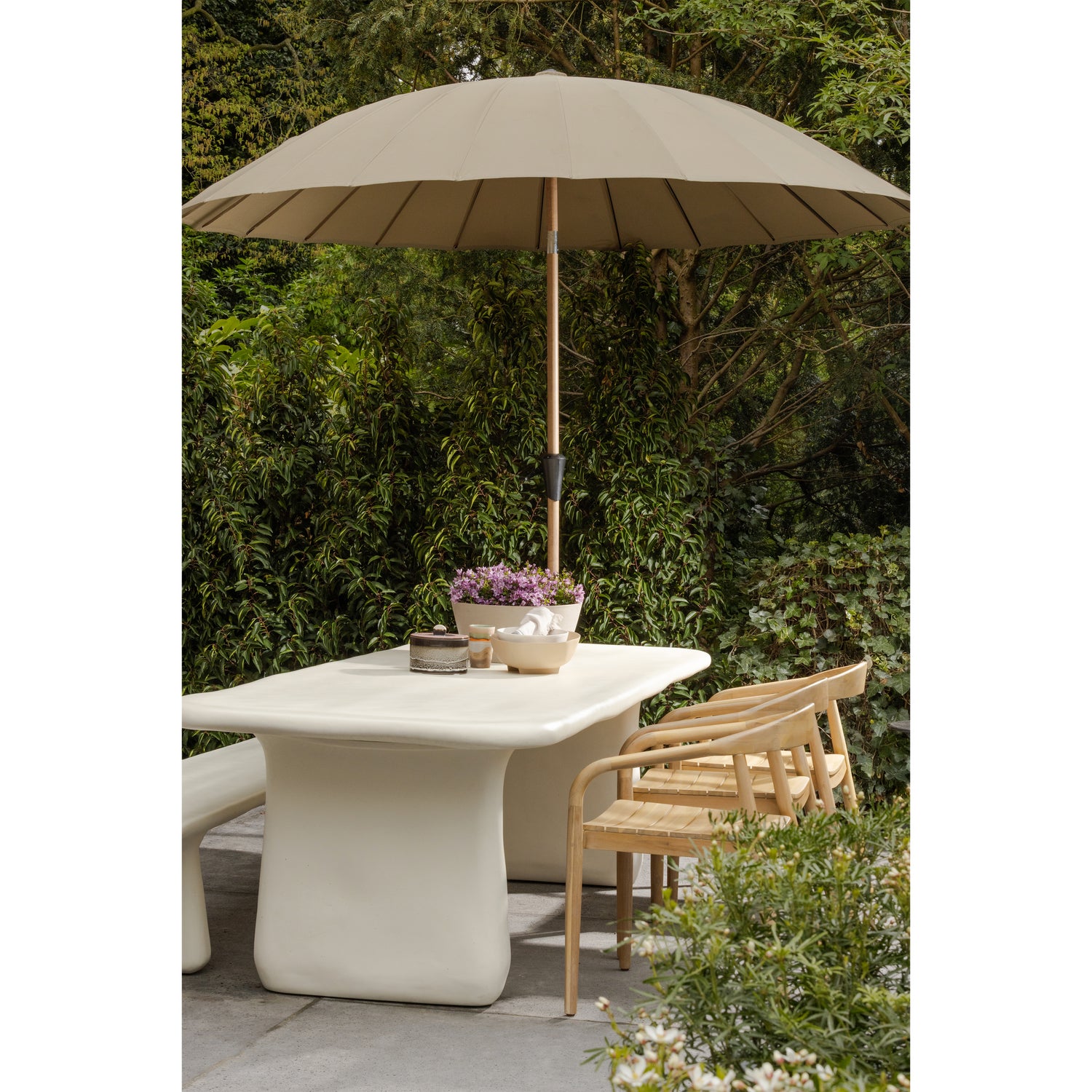 2004132-M-377470-N-200414-M-377442-Z-02_SF_WO_Loggia_eettafel_eetbankje_Boru_tuinstoel_Monica_parasol.png?auto=webp&format=png&width=1500&height=1500