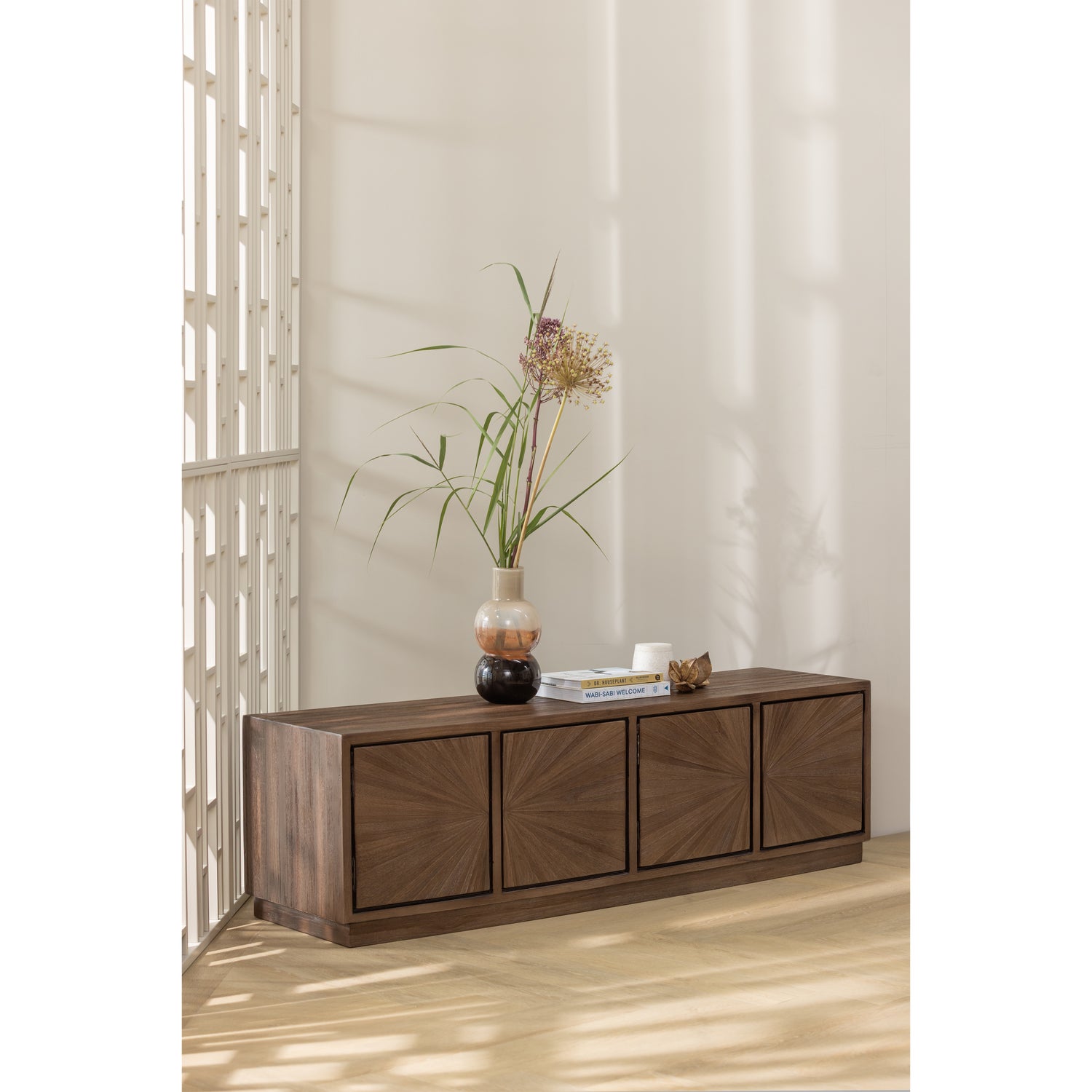 377584-B-377573-B-01_SF_WP_Sun_tv_meubel_150cm_Marjon_vaas.png?auto=webp&format=png&width=1500&height=1500