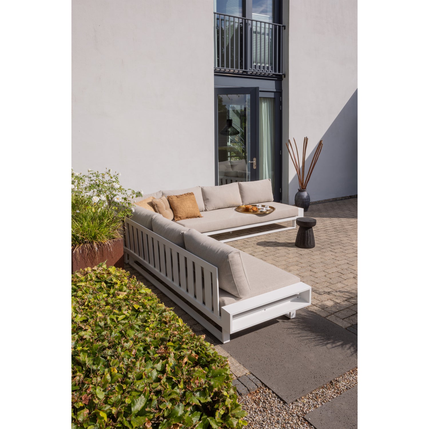 500012-W-377153-Z-02_SF_EXT_Flint_hoekbank_aluminium_wit_zand_Borre_kruk.jpg?auto=webp&format=png&width=1500&height=1500