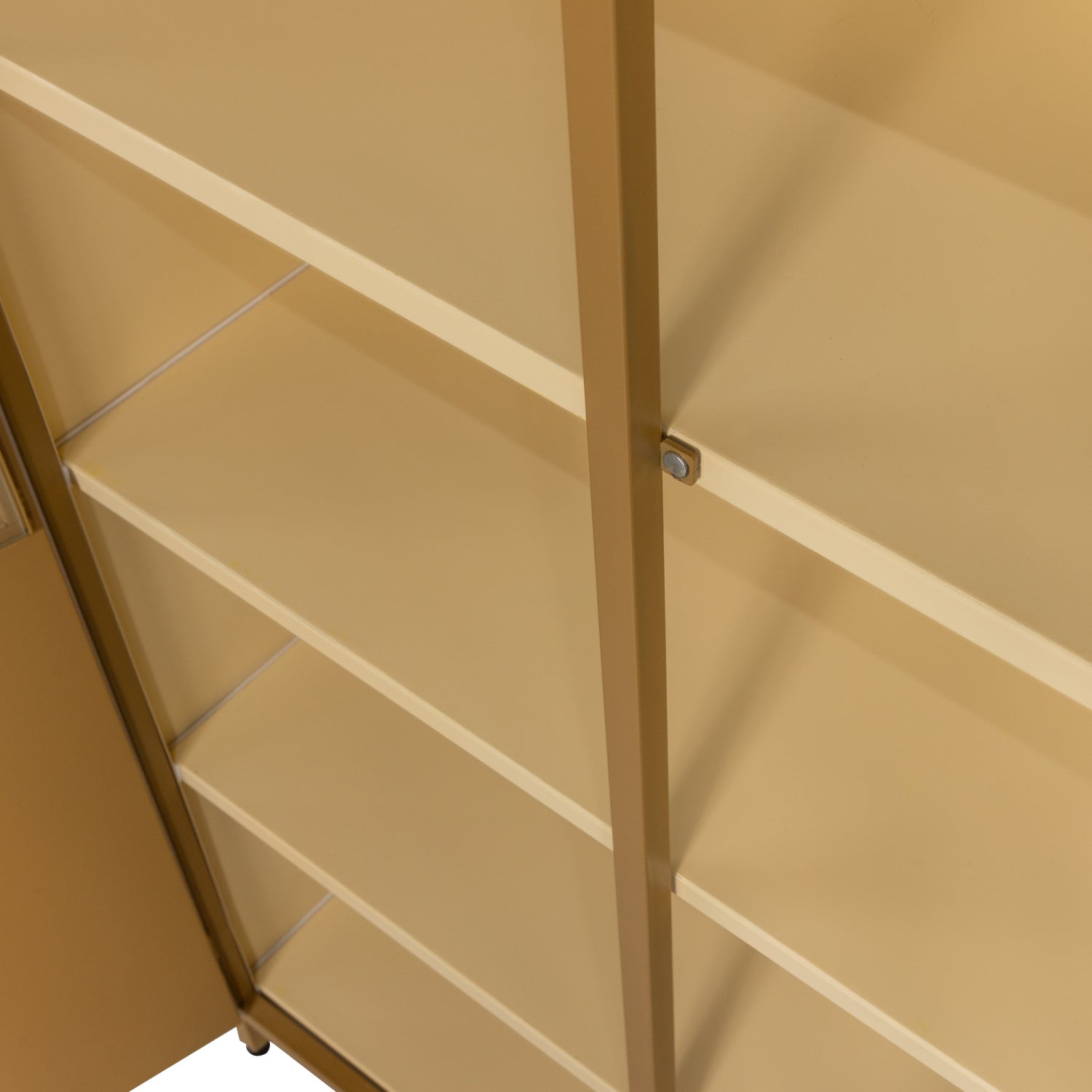 375041-H-02_VS_WE_Exhibit_xl_2_deurs_vitrinekast_metaal_honing_geel_detail.png?auto=webp&format=png&width=1500&height=1500