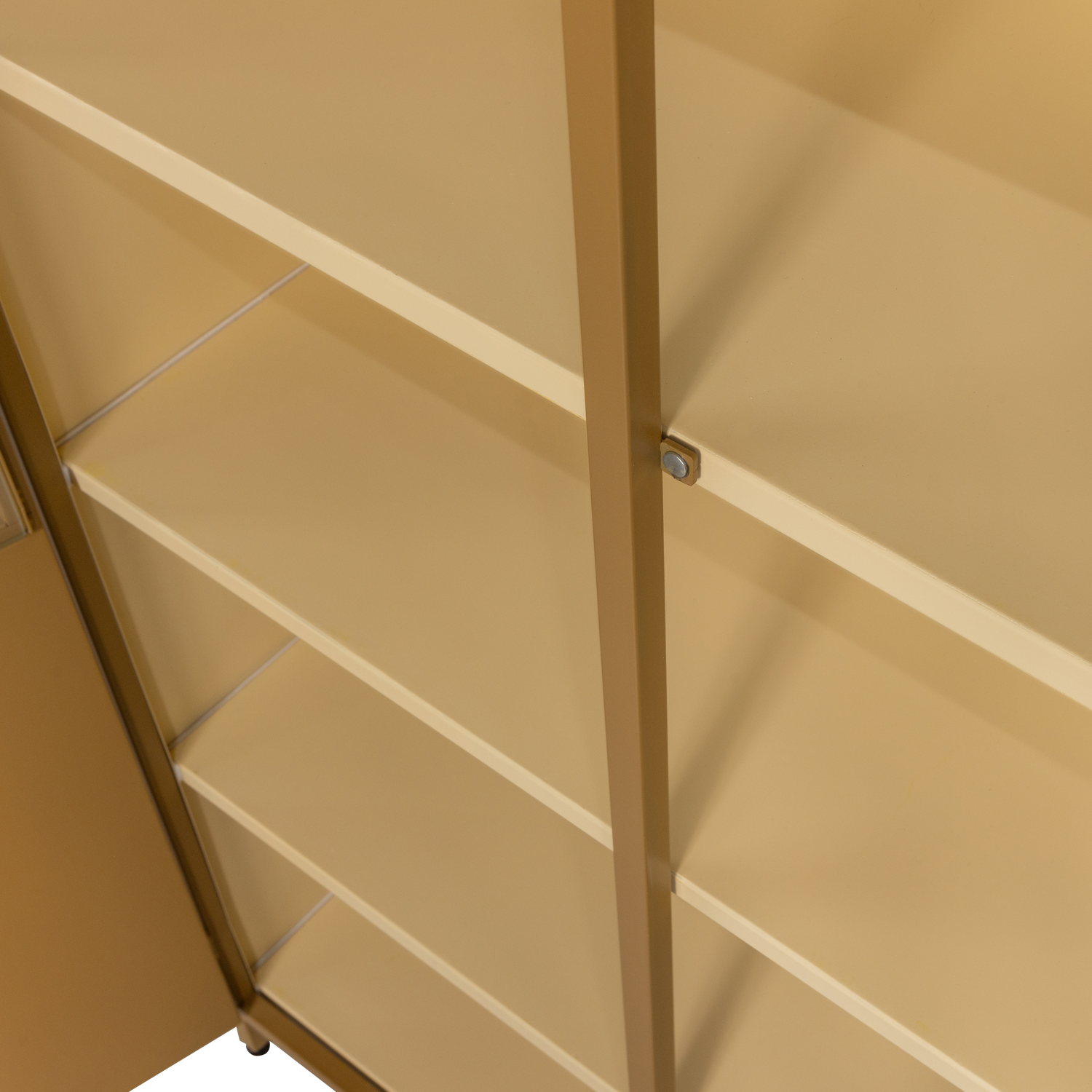 375041-H-02_VS_WE_Exhibit_xl_2_deurs_vitrinekast_metaal_honing_geel_detail.png?auto=webp&format=png&width=1500&height=1500