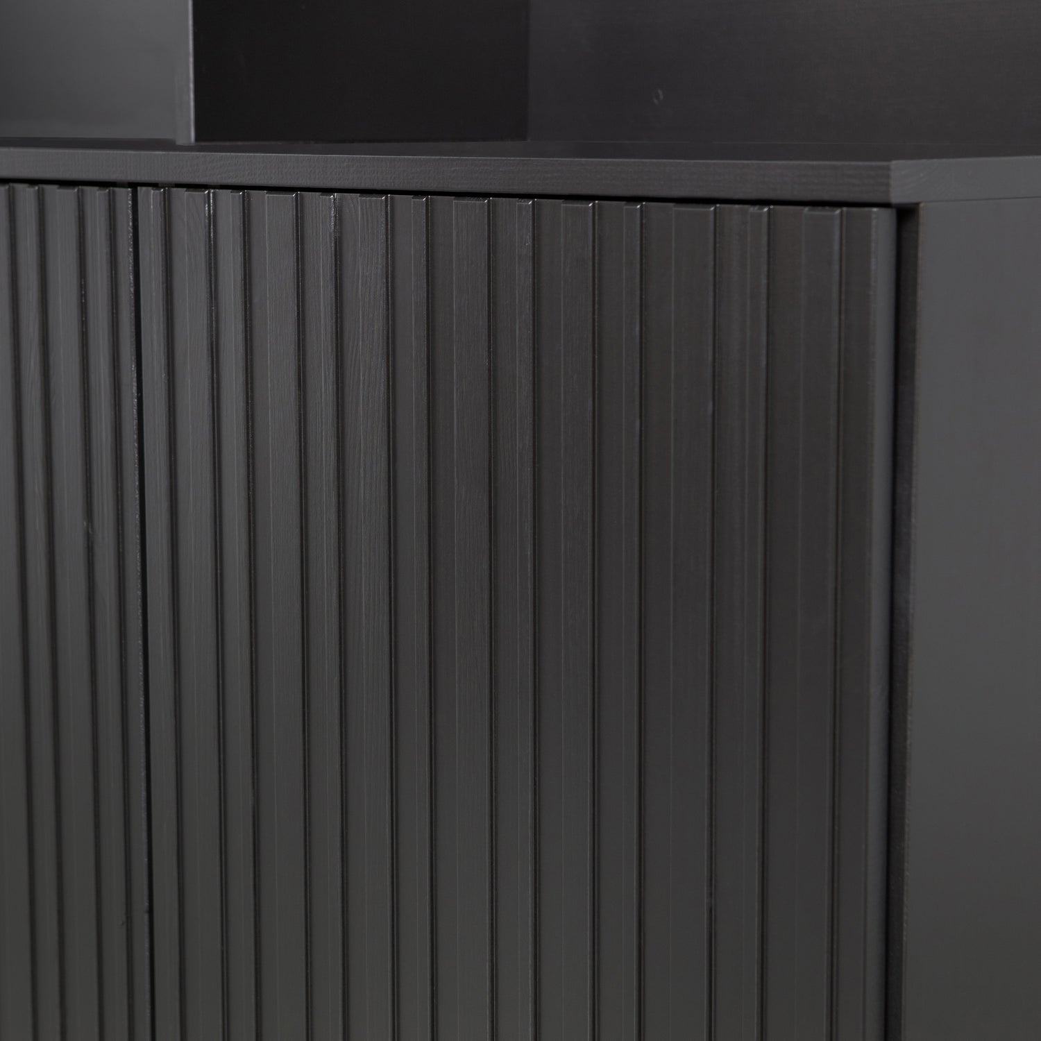 373585-Z-02_VS_WE_New_Gravure_wandkast_grenen_zwart_detail.jpg?auto=webp&format=png&width=1500&height=1500