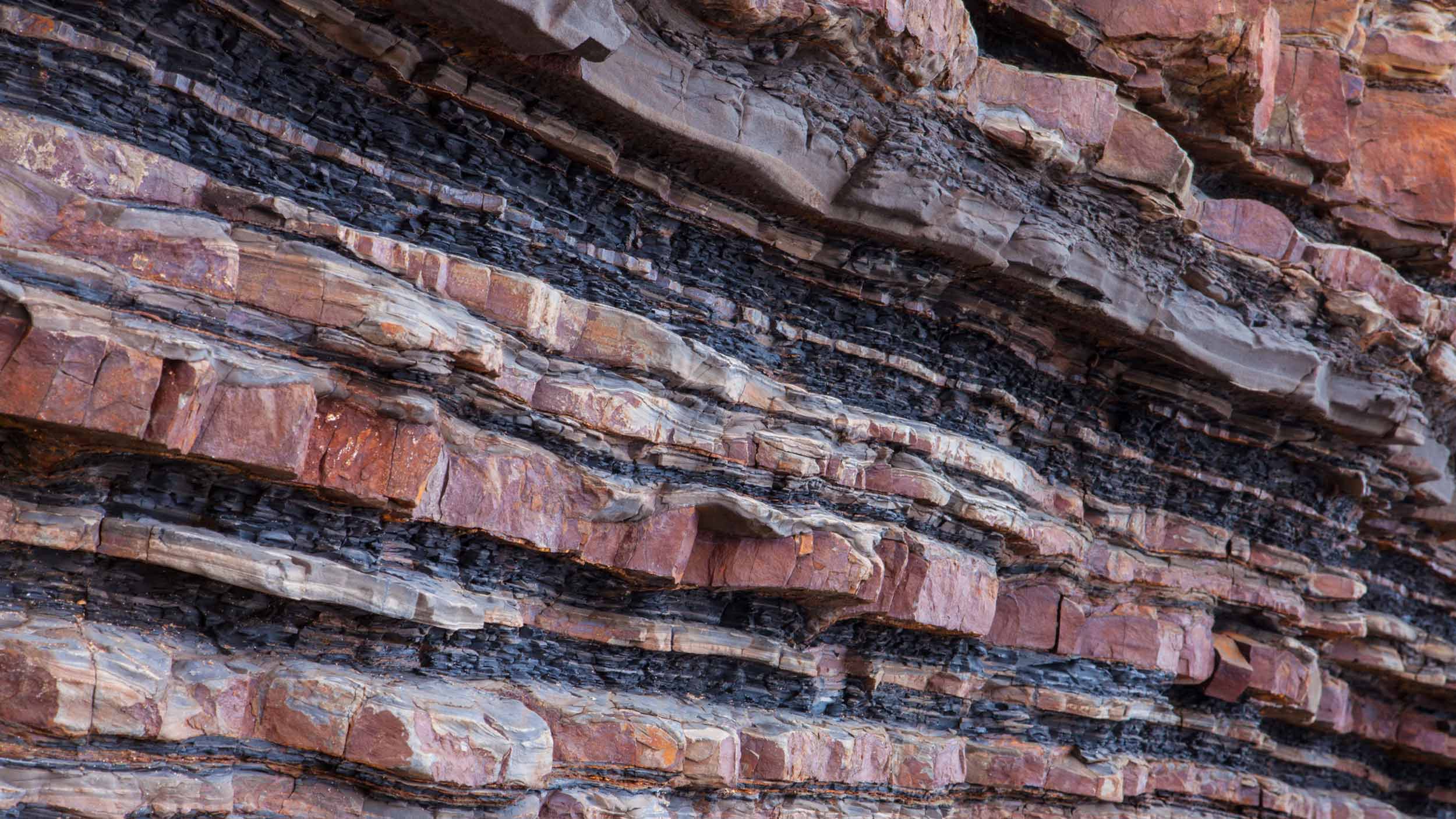  Spectral Gamma Ray (CSNG™) logging service