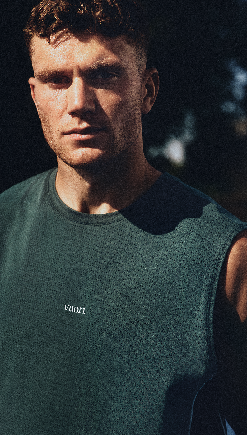 jack draper wearing vuori clothing for tennis