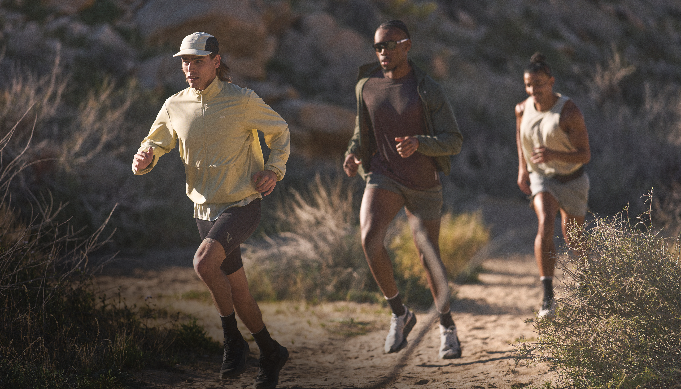 men running in vuori terrain capsule