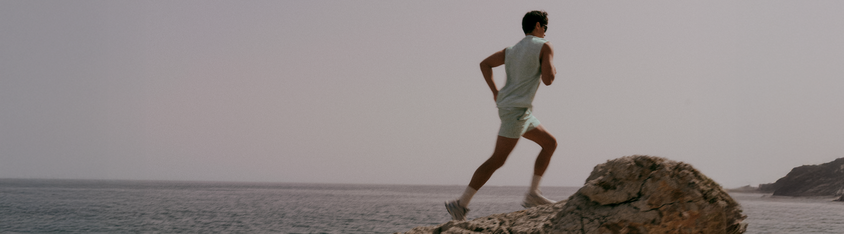 man running in vuori kore breathe