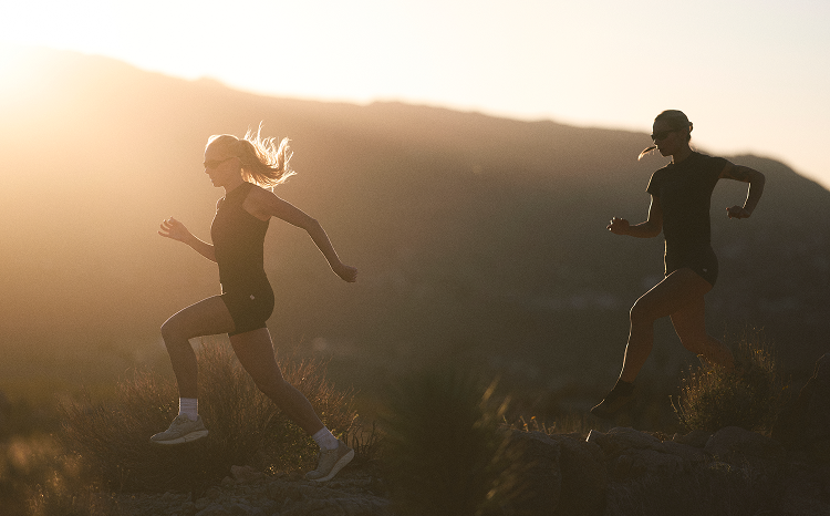 women running in vuori clothing