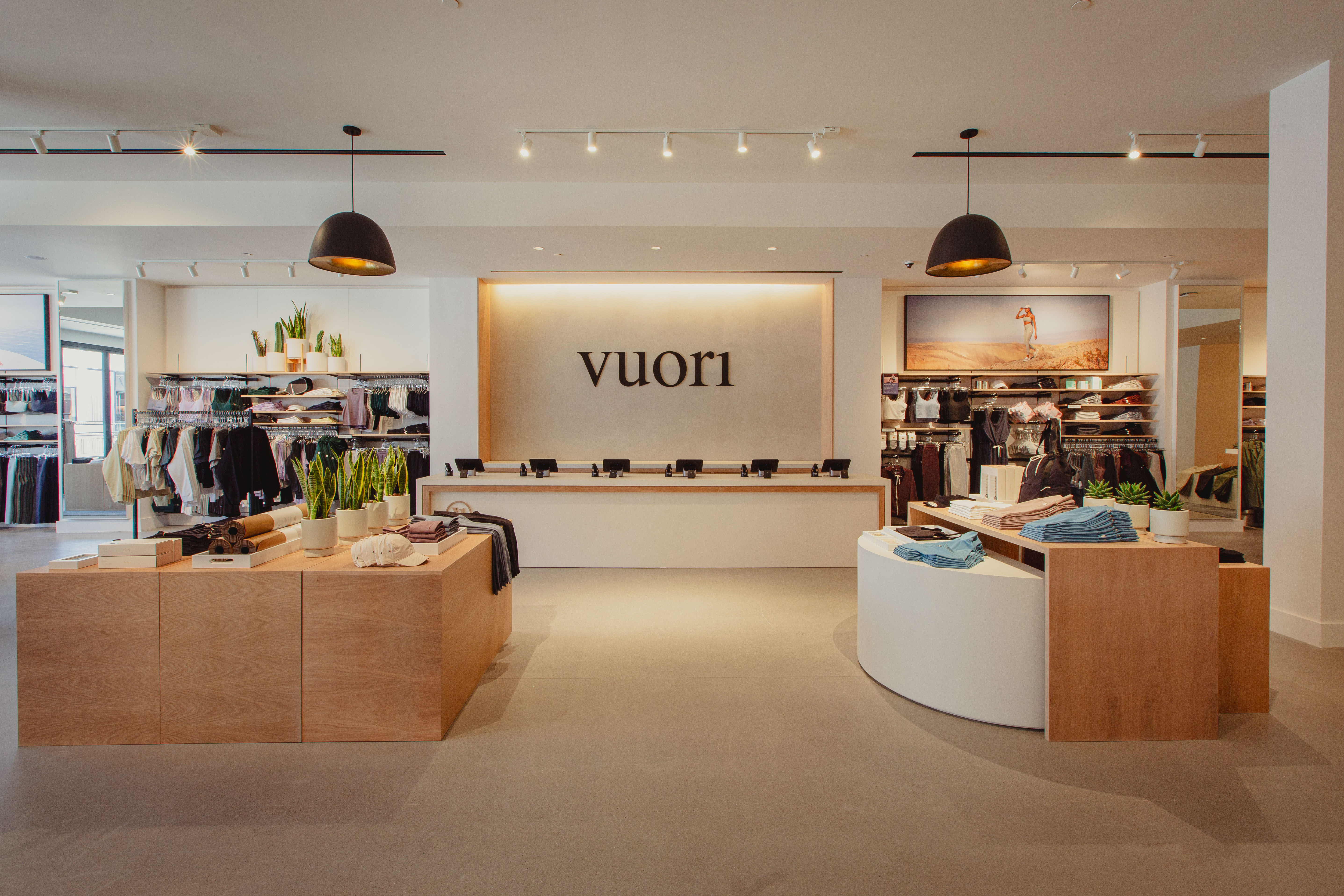 Vuori Fashion Valley
