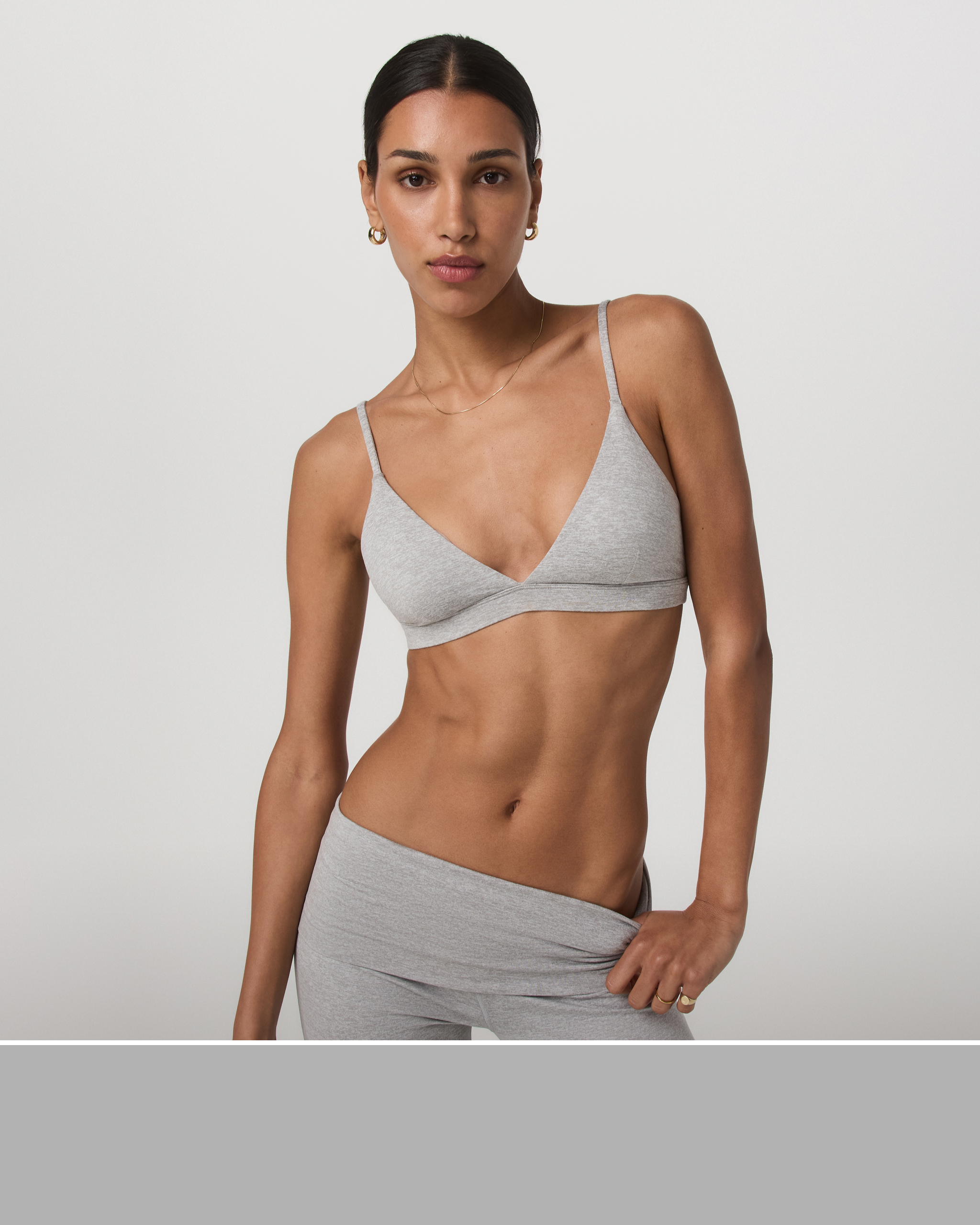 woman wearing vuori dreamknit