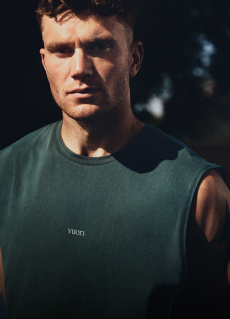 jack draper wearing vuori clothing for tennis