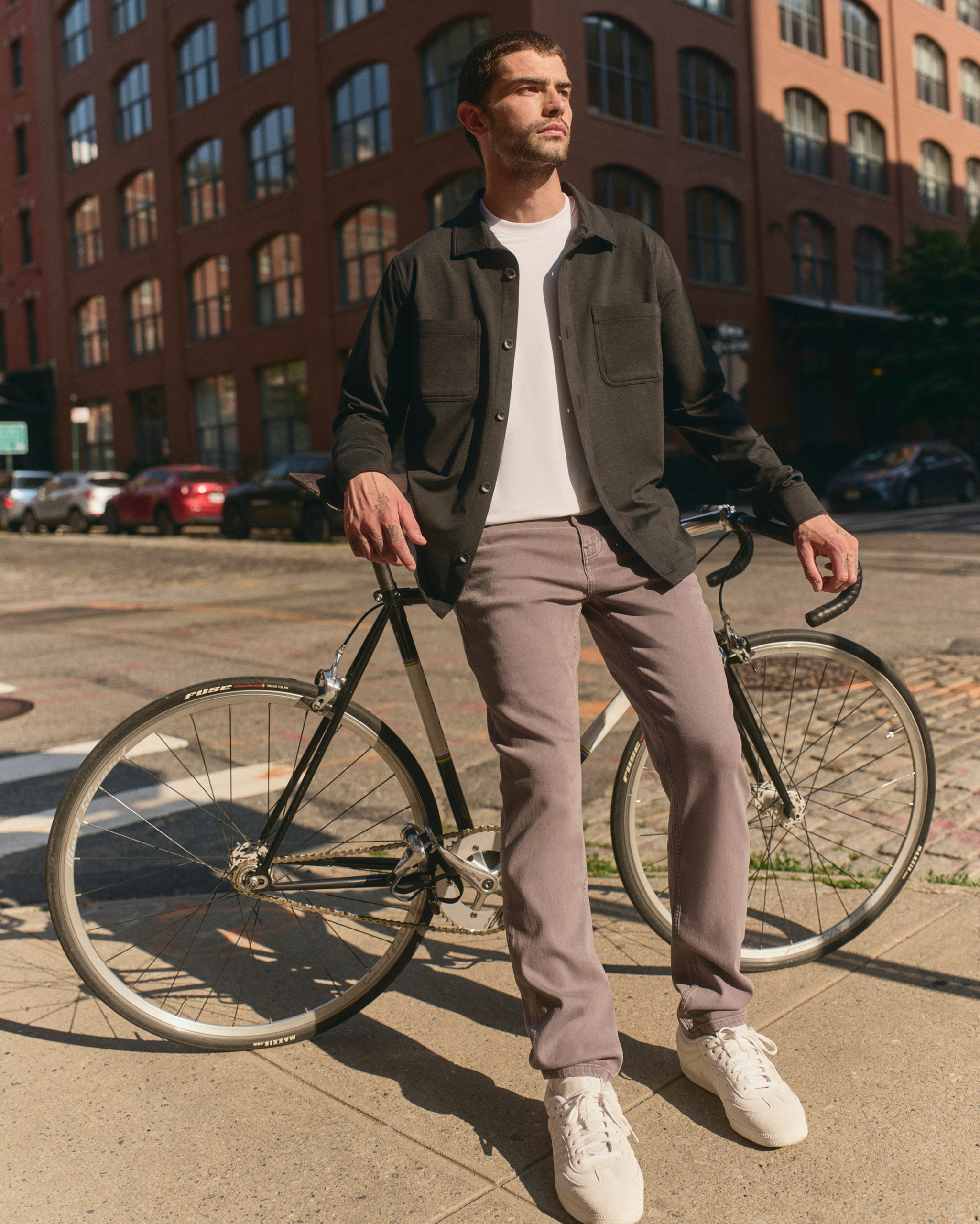 man wearing vuori meta pant