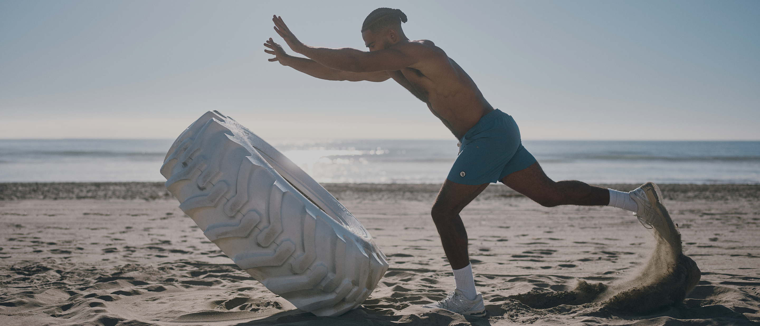 model wearing the vuori kore short