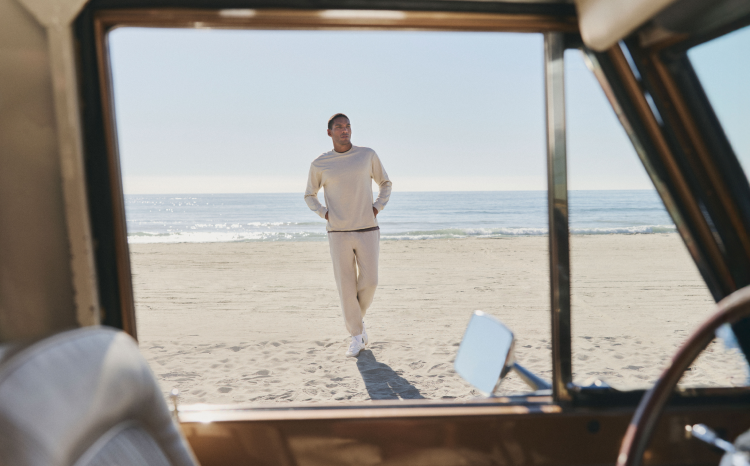 man wearing vuori dreamknit