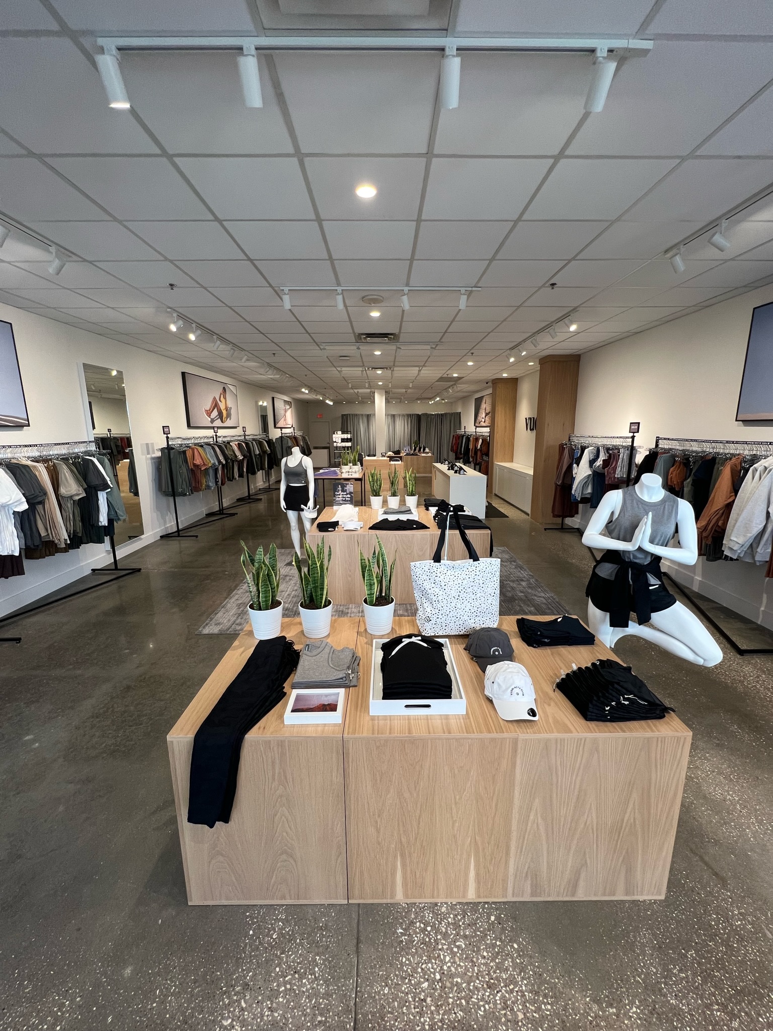 Vuori Houston Premium Outlets