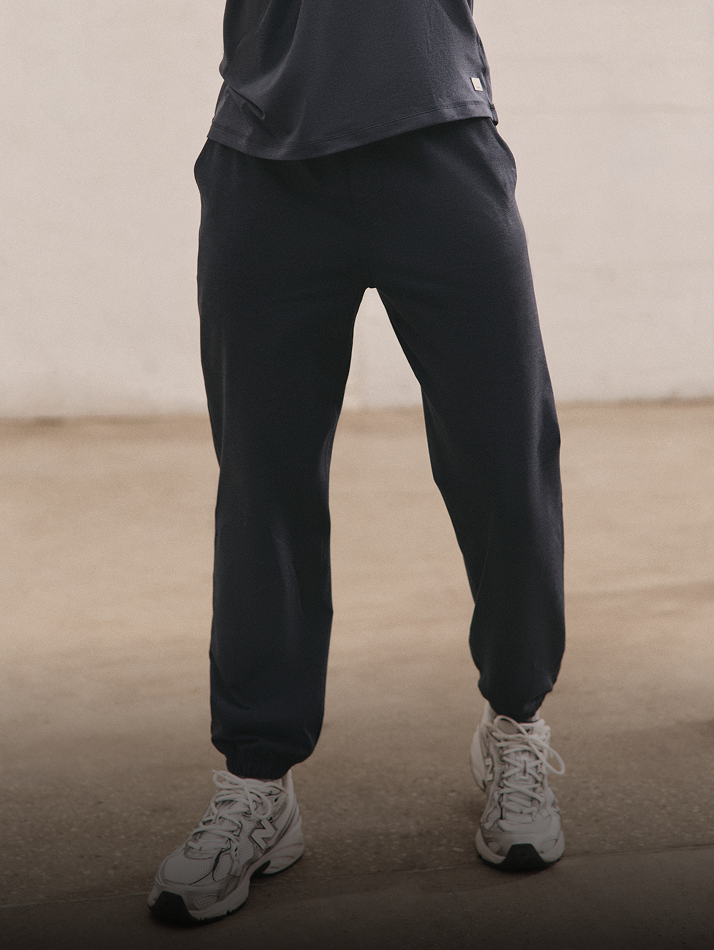 man wearing vuori sweatpant