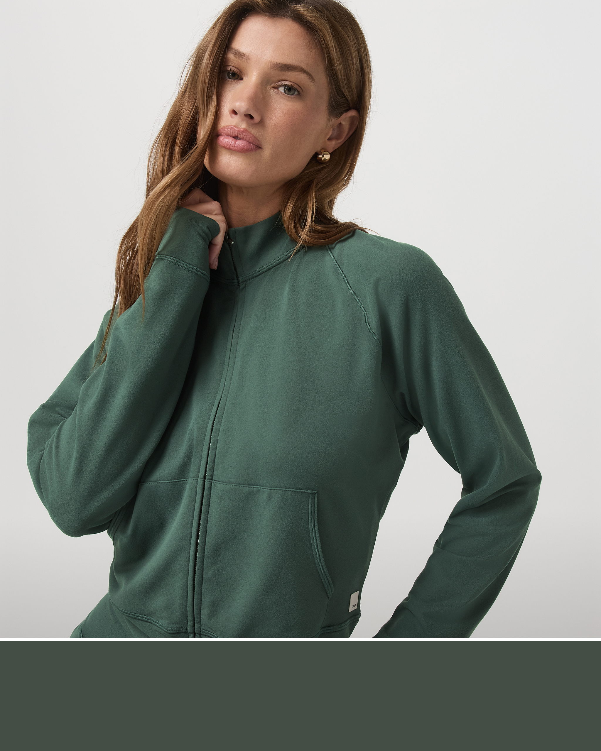 woman wearing vuori dreamknit