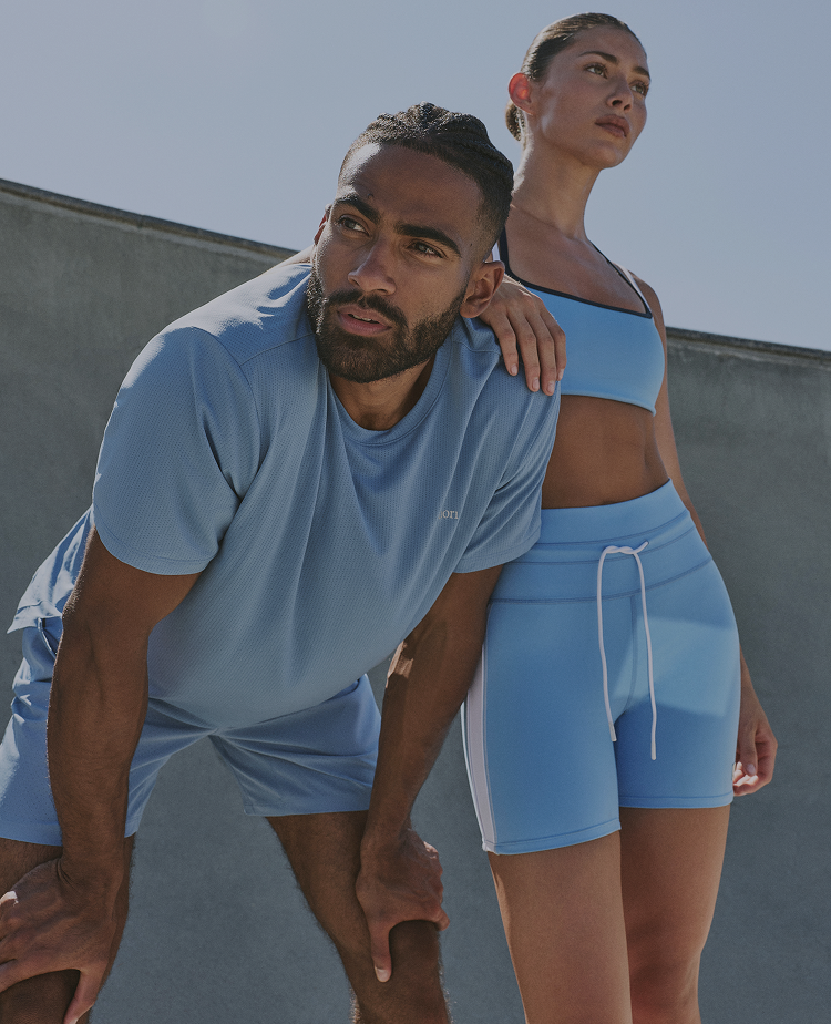 models wearing vuori clothing
