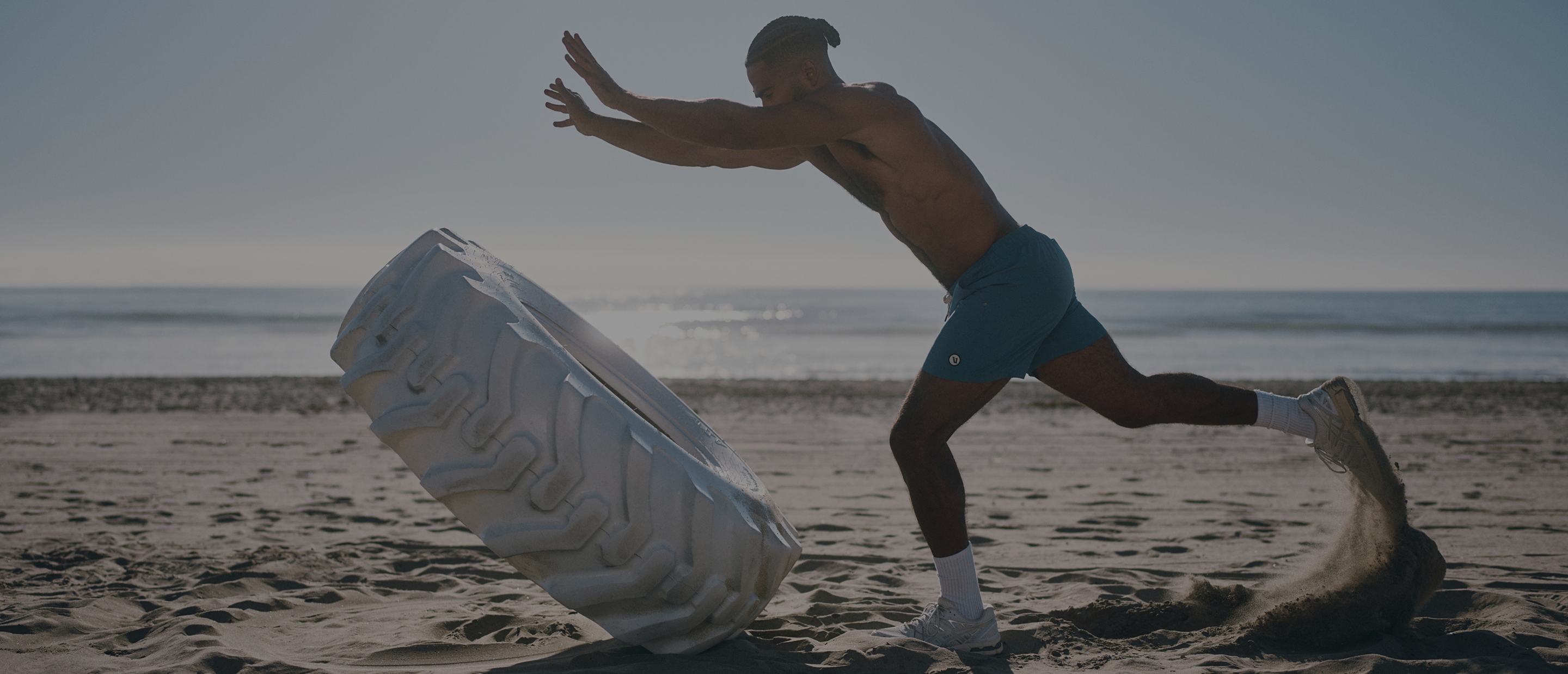 model wearing the vuori kore short