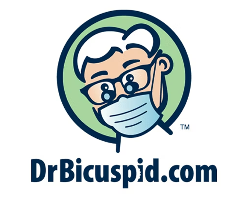  logo featuring a cartoon dentist wearing glasses and a surgical mask above the website name