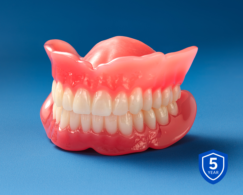Full upper and lower denture model displayed on a blue background with a 5-year warranty badge.
