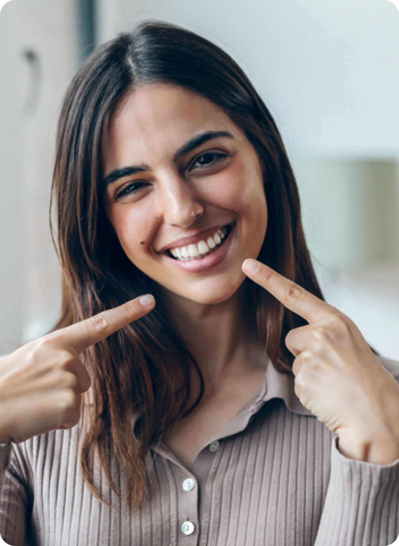 What is a crossbite? Symptoms, causes & treatment options