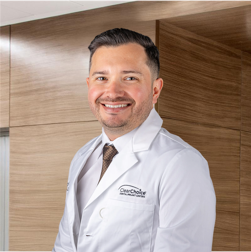 Dr. Esteban Molina