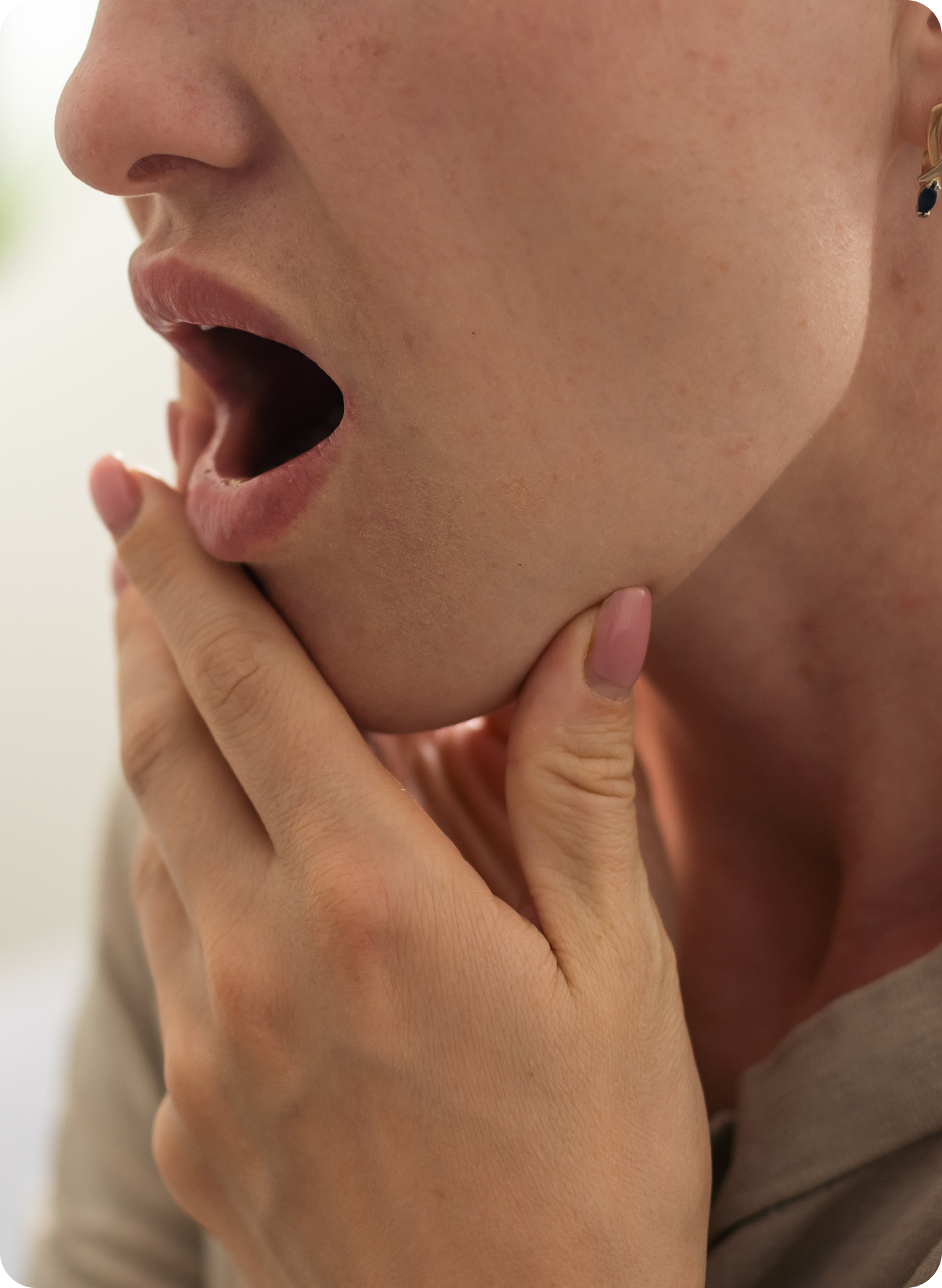 Burning mouth syndrome (BMS): symptoms, causes and treatment