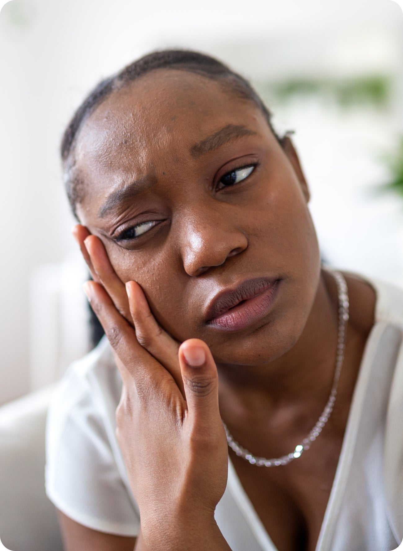 Why does my wisdom tooth suddenly hurt?