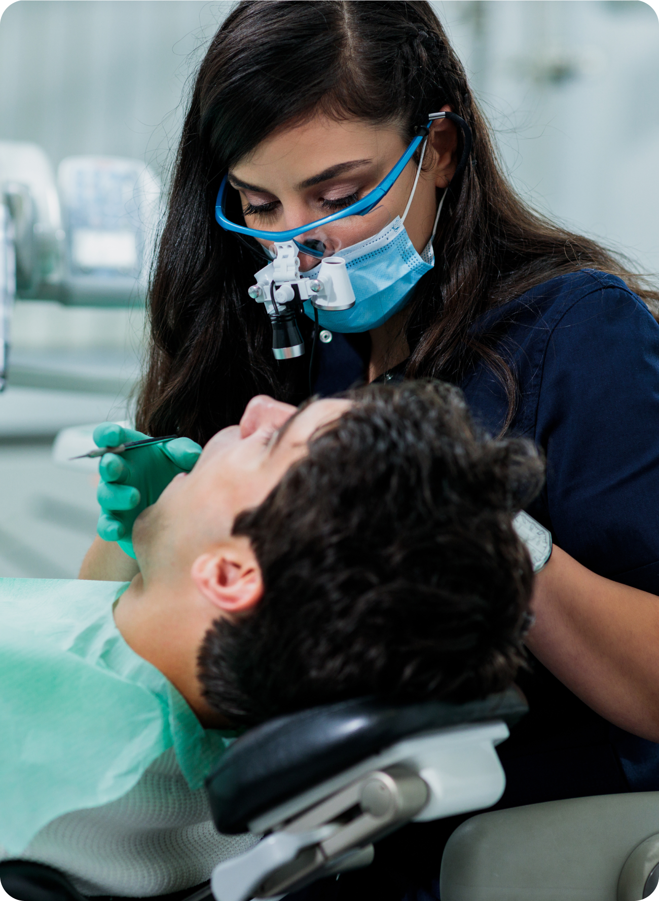 What does an oral surgeon do?