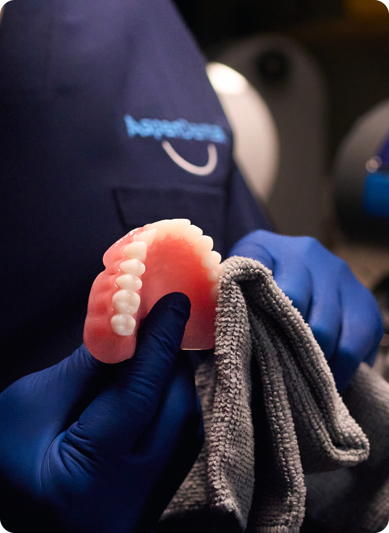 Broken dentures? Walk-in emergency denture repair near you