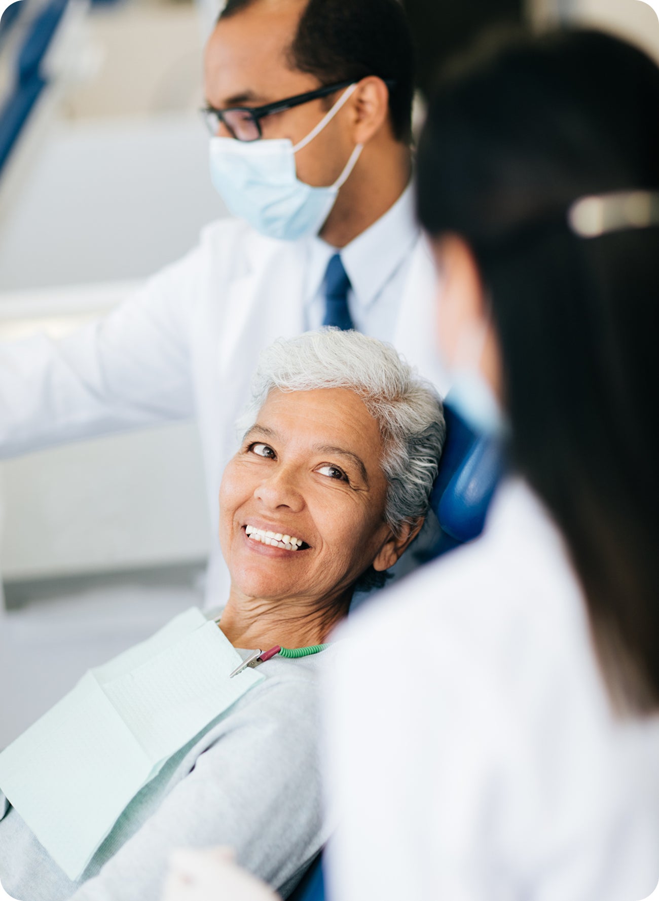 Tampa, Florida cosmetic dentistry: safe veneers, whitening, and smile makeovers 