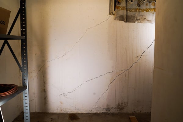 cracked basement walls in foundation