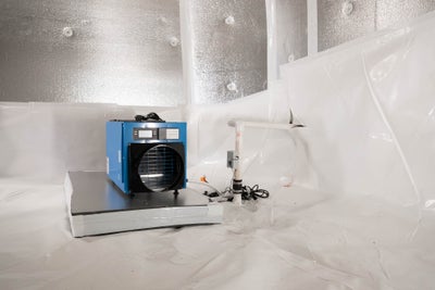 encapsulated crawl space with dehumidifier