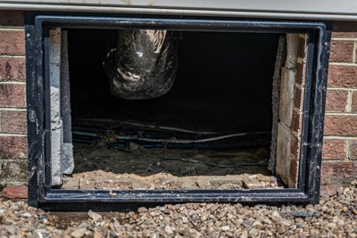 crawl space without door