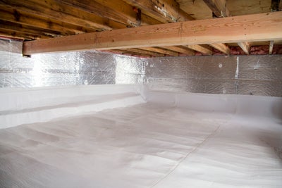 encapsulated and insulated crawl space