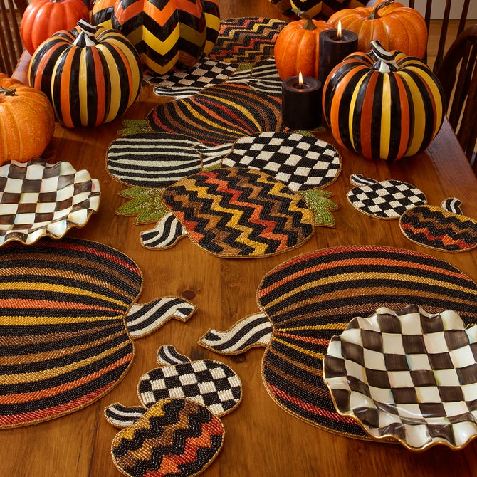 Courtly Check Ceramic Fluted Dessert Plate image number 11