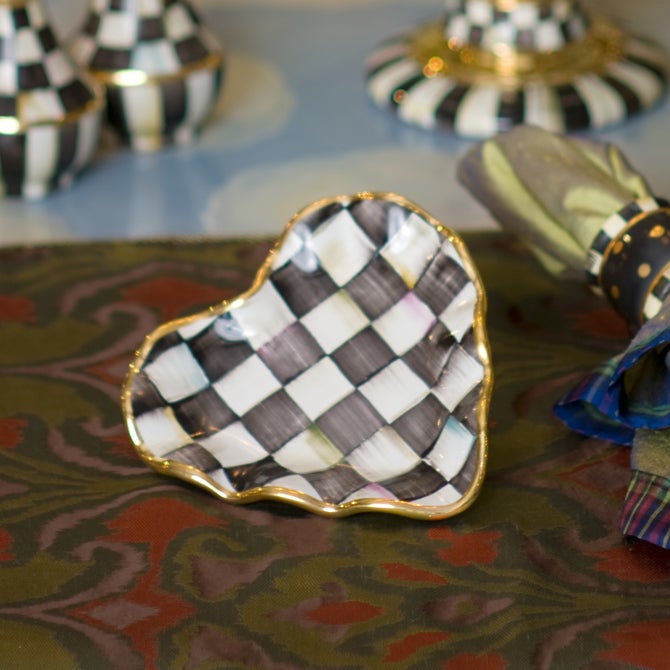 Courtly Check Fluted Heart Plate image number 9