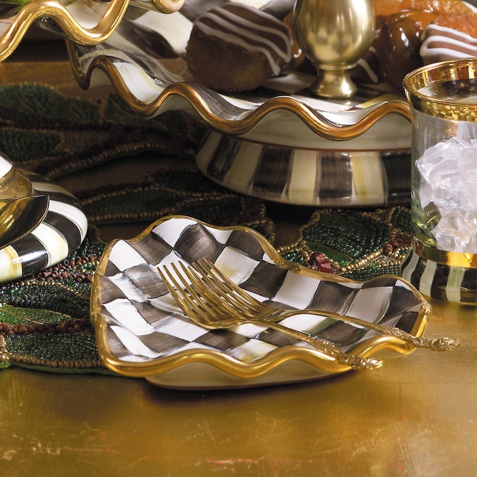 Courtly Check Fluted Heart Plate image number 11