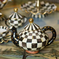 Courtly Check Ceramic Teapot