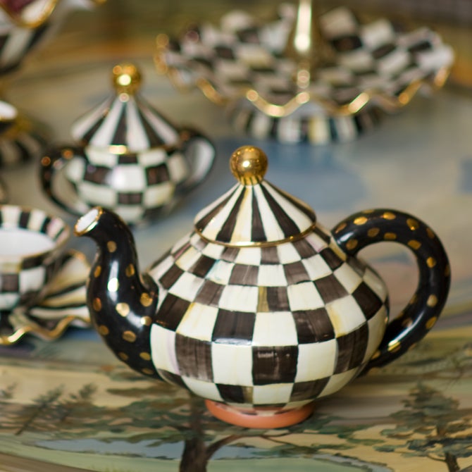 Courtly Check Ceramic Teapot image number 9